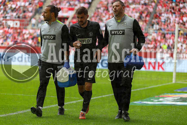 10.05.2026, GER, Fussball, Herren, 2. BL, Saison 2025/2026, Fortuna Düsseldorf - SV Elversberg | Łukasz Poręba schaut