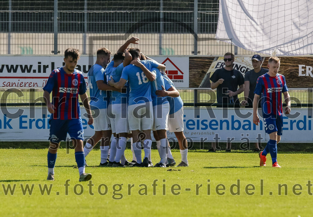 2023-09-16_127_FC_Langengeisling_gegen_TSV_Dorfen | Erding, Deutschland, 16.09.2023:
Fußball, Bezirksliga Oberbayern Ost 2023 / 2024, 9. Spieltag, FC Langengeisling gegen TSV Dorfen, Endergebnis: 3:1

Jubel nach dem 1:0 durch Maximilian Birnbeck (FC Langengeisling, #27)

Foto: Christian Riedel / fotografie-riedel.net