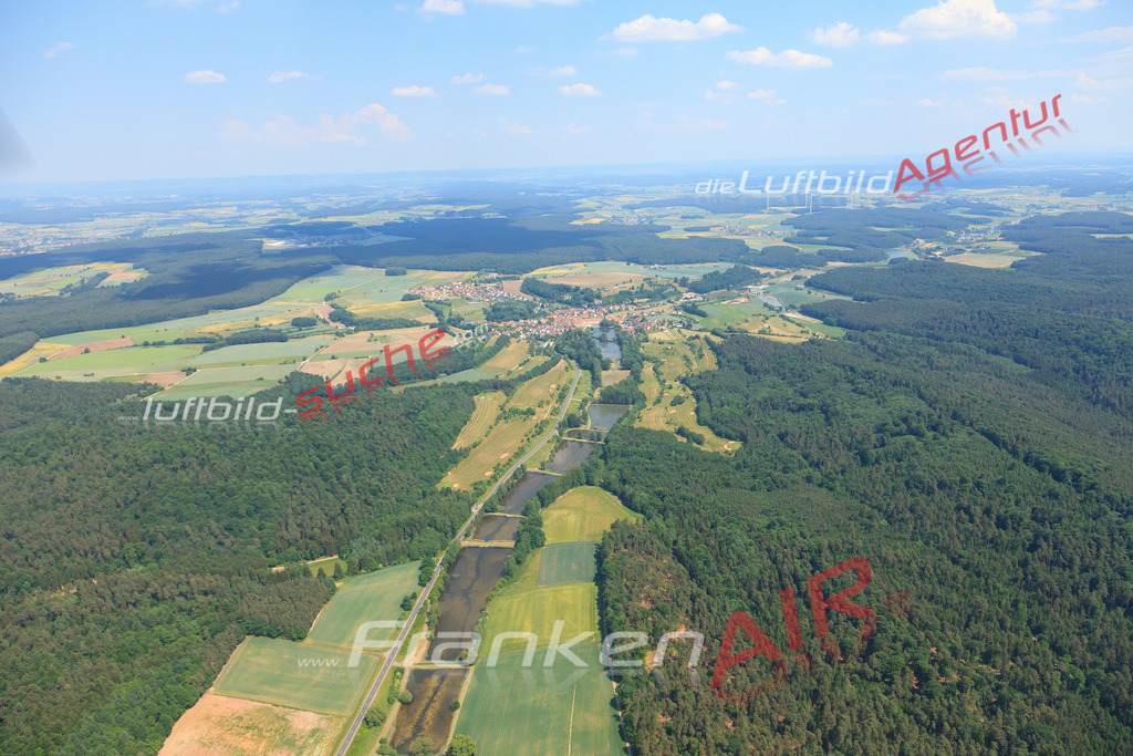 Luftbild von Reichmannsdorf Schluesselfeld - Luftaufnahme wurde 2015 von https://frankenair.de mittels Flugzeug (keine Drohne) erstellt - die Geschenkidee
