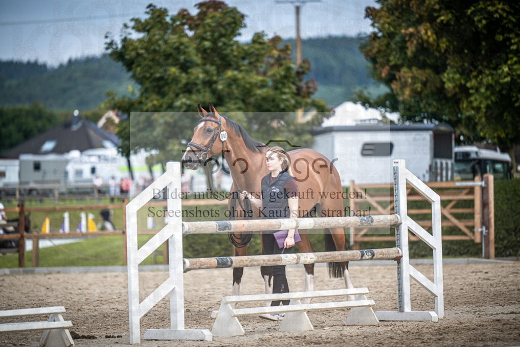 DOS_1532 | Entdecke hochwertige Reitturnierfotos von Foto Oger. Professionell, emotional und authentisch – jetzt Lieblingsmomente im Shop bestellen.Deutschlandweite Turnierfotografie. - Realisiert mit Pictrs.com