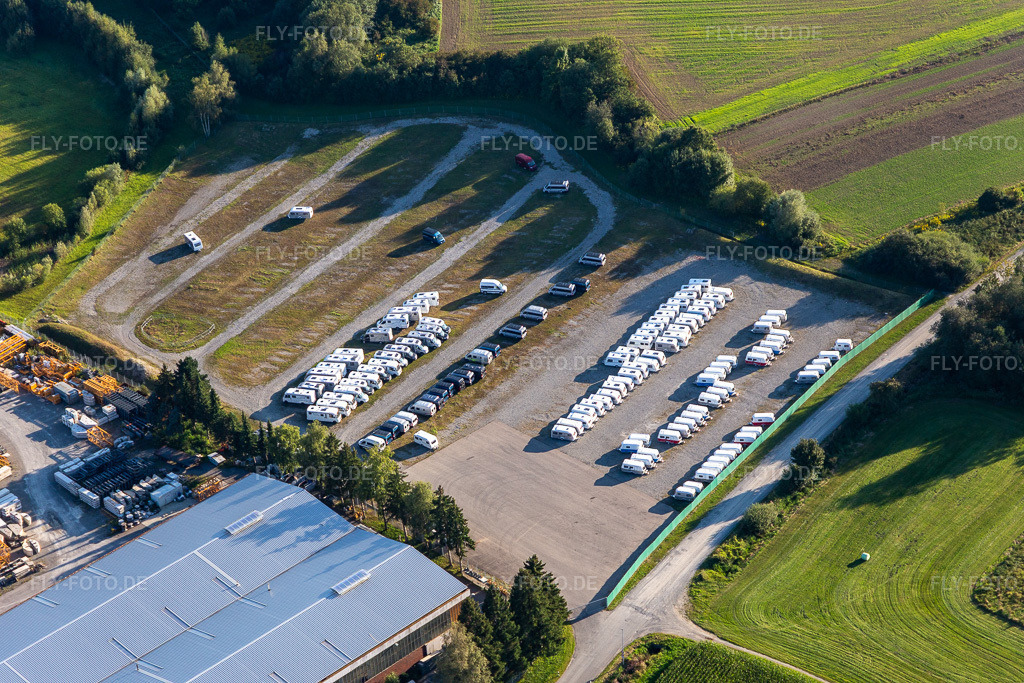 Luftbild: Fahrzeugbau- Werksgelände der Hymer Reisemobile GmbH. im Ortsteil Steinenberg in Bad Waldsee im Bundesland Baden-Württemberg in Deutschland. Foto: IMG_128895.jpg vom 03.09.2021 durch Werner Riehm/FLY-FOTO.de