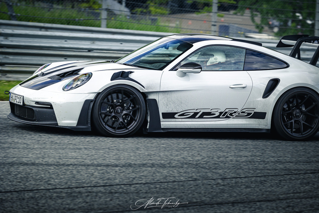R6PZ2553 _Alexander Tschuncky | Entdecken Sie die faszinierende Welt von Alexander Tschuncky Arts: Kreative Fotografie, atemberaubende Automobilkunst und hochwertiger Bilderdruck. Lassen Sie sich inspirieren! - Realisiert mit Pictrs.com