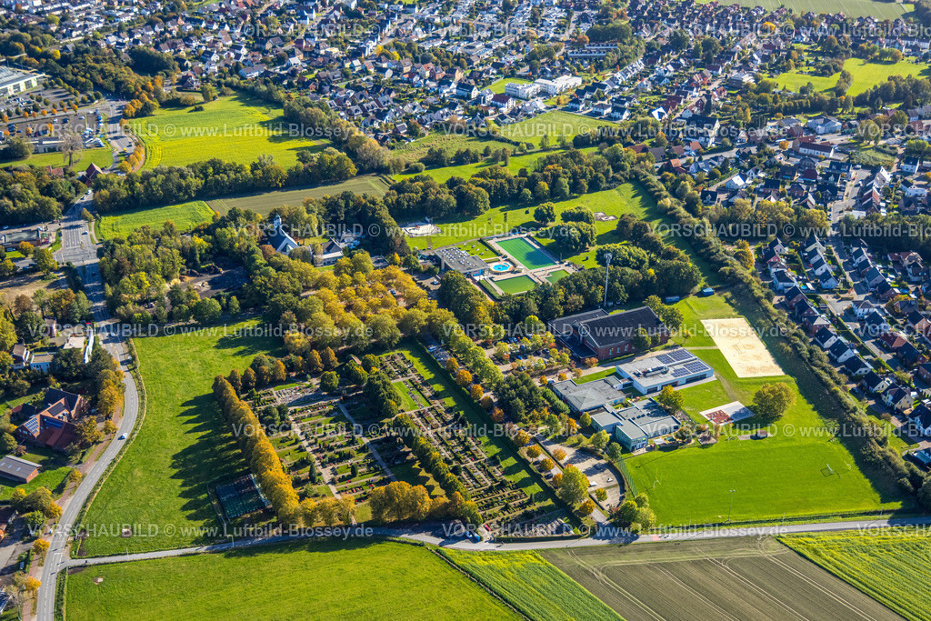 Hamm241007793 | Luftbild, Freibad Süd, katholische Kirche St. Elisabeth Berge und Friedhof Berge Gräberfeld, Franz-Voss-Halle, Stadtbezirk Rhynern, Hamm, Ruhrgebiet, Nordrhein-Westfalen, Deutschland