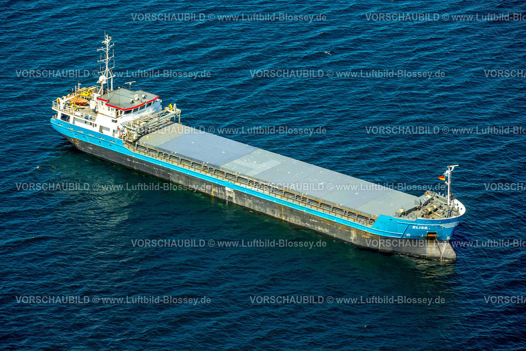 Luebeck15070601Travemuende | Frachtschiff Elise liegt auf Reede in der Lübecker Bucht, Ostsee , Lübecker Bucht, Hansestadt, , Deutschland
