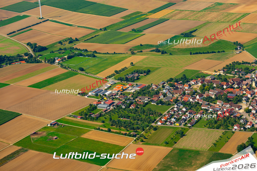 Das Luftbild zeigt :  Neenstetten - Die Luftaufnahme wurde 2024 vom UL-Flugzeug aus erstellt ( keine Drohne ) - Hochauflösende Luftaufnahme - Für grossformatige Ausdrucke geeignet. Die Geschenkidee !Mit Lizenz und Bildrechte bestellbar