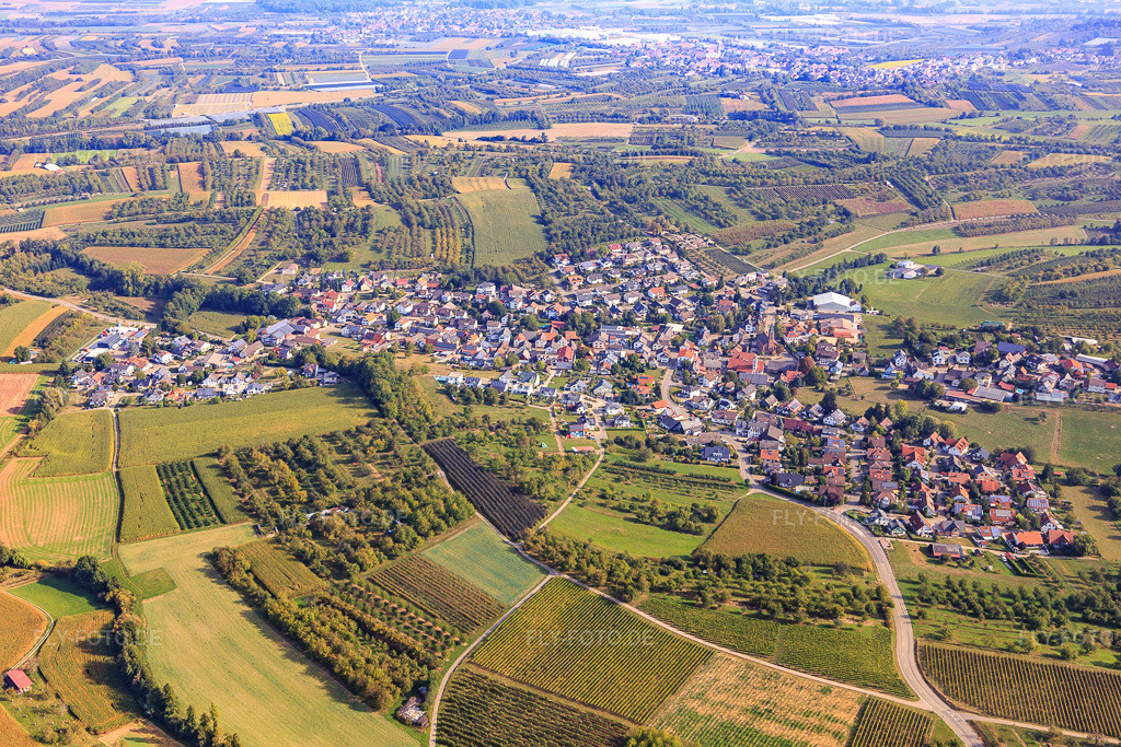 Luftbild: Ortsansicht von Süden im Ortsteil Nesselried in Appenweier im Bundesland Baden-Württemberg in Deutschland. Foto: IMG_008971.jpg vom 20.09.2020 durch Werner Riehm/FLY-FOTO.de