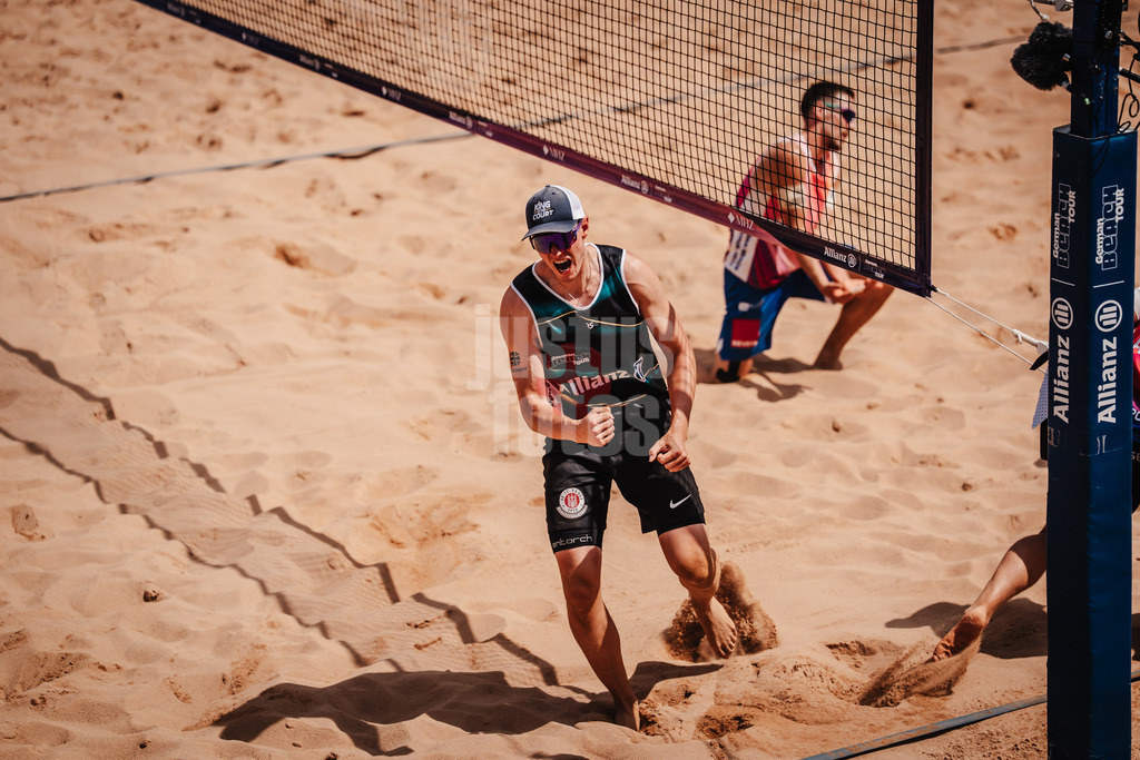 Beachvolleyball | Männer | Allianz German Beach Tour 2025 | Tourstop München | 11.07.2025 | Robin Sowa jubelt