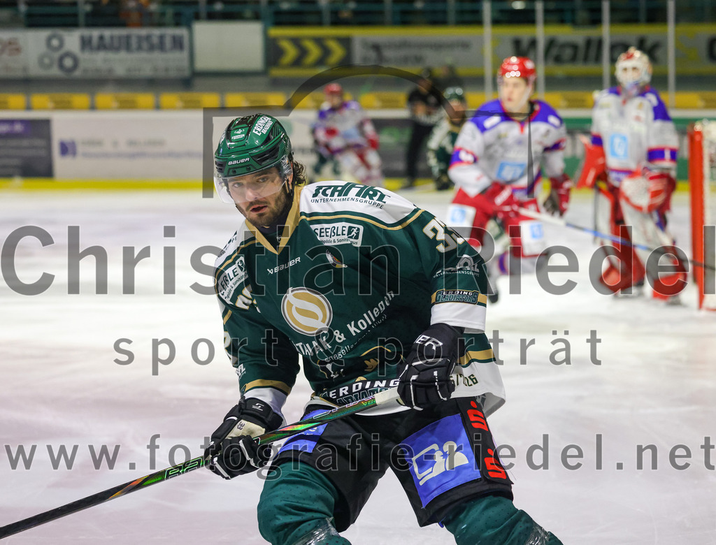2026-02-15_026_TSV_Erding_gegen_EC_Peiting | Erding, Deutschland, 15.02.2026:Eishockey, Oberliga Süd 2025 / 2026, 47. Spieltag, TSV Erding gegen EC Peiting, Endergebnis: 4:5Marc Schmidpeter (Erding Gladiators, #33)Foto: Christian Riedel / fotografie-riedel.net