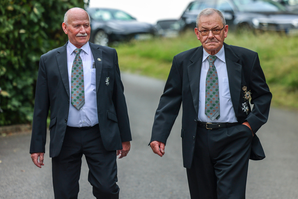 top-top.de 240629-071 | Foto, Video, Fotografie, Videografie, Fotobox, DJ, Discjockey, Musik, Musikbox, Veranstaltung, Photobooth, Amazon, Ebay, Buchtipp, Bestseller, Autor, Verlag, Buch, Wesel, Hamminkeln, NRW, Dinslaken, Rees, Drohne, Hochzeit, Party, Fotobox, Wesel, Fotograf