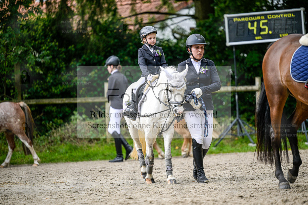 FOTO OGER | Entdecke hochwertige Reitturnierfotos von Foto Oger. Professionell, emotional und authentisch – jetzt Lieblingsmomente im Shop bestellen. - Realisiert mit Pictrs.com