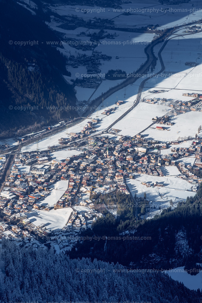 Blick vom Ahorn nach Mayrhofen copyright  Thomas Pfister-1 | PHOTOGRAPHY BY THOMAS PFISTER