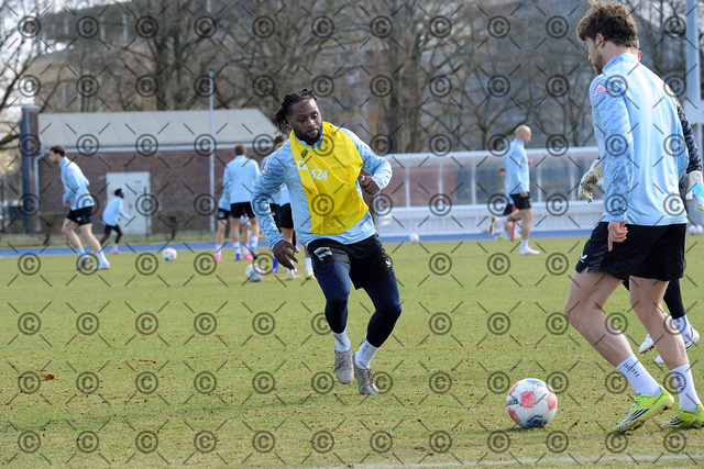 RGE_8926b | Hertha BSC, 2.Bundesliga, Herren, Training auf dem Hanns-Braun-Platz, Saison 2025/26, Deyovaisio Zeefuik ( Hertha BSC ),  17.03. 2026, Fotograf: Ralf Gebhardt - Realisiert mit Pictrs.com