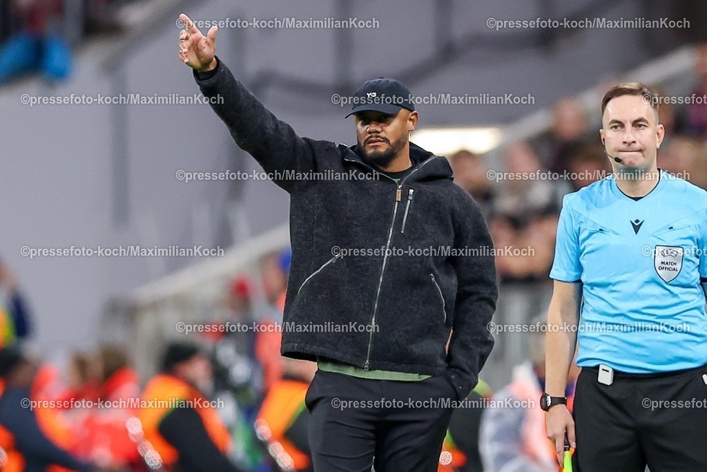 UCL22102501044 | 22.10.2025, Fußball, UEFA Champions League, FC Bayern München - Club Brügge, Allianz Arena, Saison 2025 2026: Cheftrainer Vincent Kompany (FC Bayern Muenchen #hc) gestikulierend am SPielfeldrand Regulations prohibit any use of photographs as image sequences and or quasi-video.