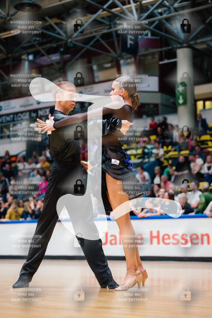 Hessen Tanzt WDSF Open Youth Latin 22nd (20) Ruslan Fesenko _ Dzhulieta Petrosian (Schwarz-Weiß-Club Pforzheim)-2025-05-17-0899 | Webshop for digital downloads and prints of dance sport, event & show photographer Julian Link - Realisiert mit Pictrs.com