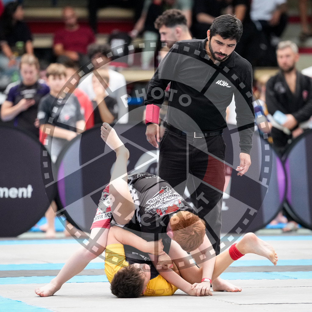 20250920PBB3867 | Athletes compete during the AJP Tour Hamburg International Jiu-Jitsu Championship, on September 20, 2025 in Hamburg, Germany. © Chiara Dazi / photoblackbelt