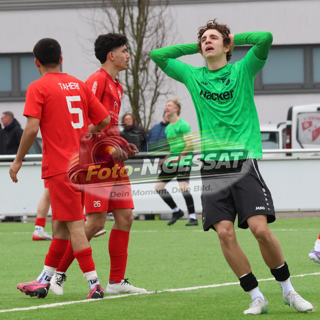 SV Rödinghausen - FC Iserlohn | Auf dem Bild zu sehen: grün SV Rödinghausen: Tim Justus HollensteinerSV Rödinghausen, FC Iserlohn, Saison 25/26, B-Jugend Westfalenliga, Deutschland - Realisiert mit Pictrs.com