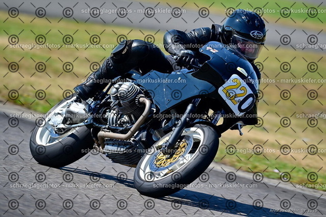 25bc03-0154 | markuskiefer.com - Realisiert mit Pictrs.com