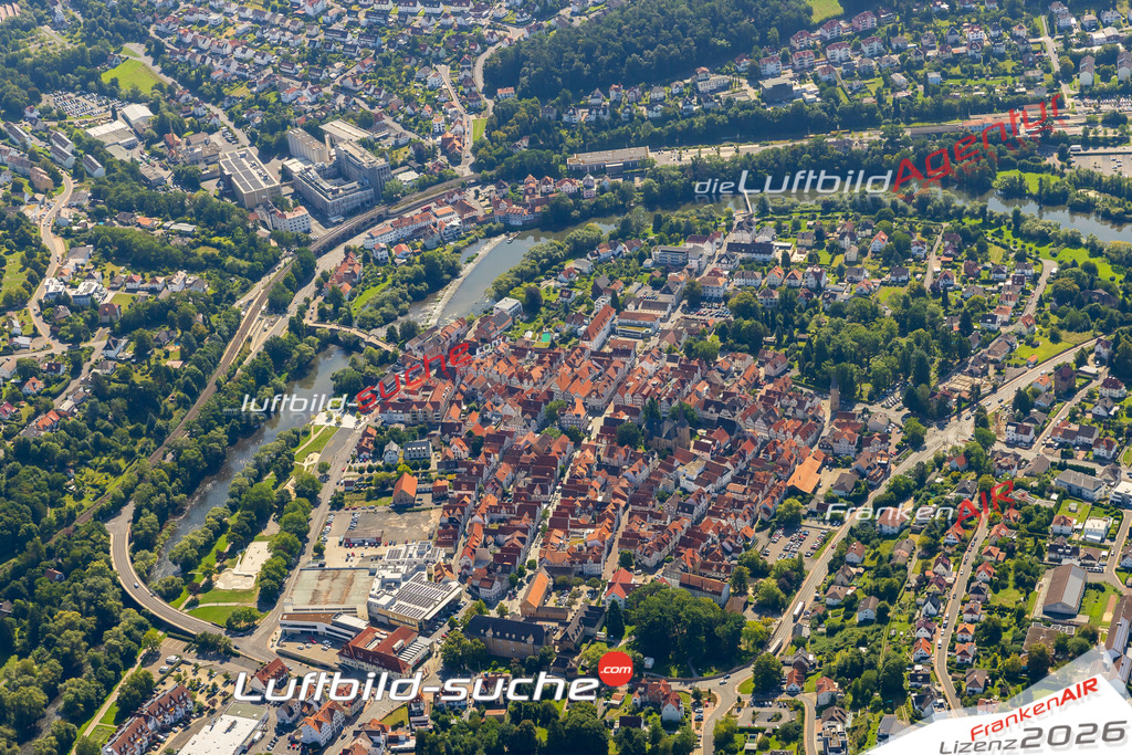 Luftbild der Stadt Melsungen - Die Luftaufnahme wurde 2025 vom UL-Flugzeug heraus erstellt ( keine Drohne ) - Hochauflösende Luftaufnahme - für professionelle Ausdrucke geeignet. Die Geschenkidee !Hier alle&nbsp;Infos zur Lizenzierung der LuftaufnahmeWir fliegen auch dieses Jahr wieder in Ihre Region um Luftbilder zu erstellen.- Luftbild anfragen