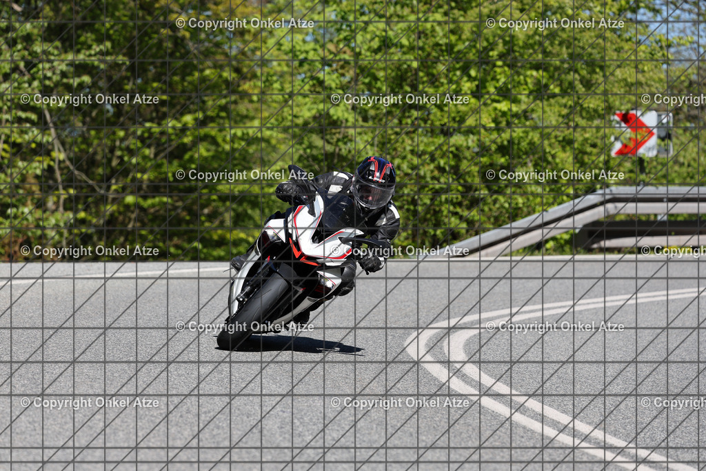IMG_9168 | Fotograf am Kyffhäuser. Onkel Atze. Kyffhäuser Rennstrecke. Café36. Motorsportfotografie. - Realisiert mit Pictrs.com