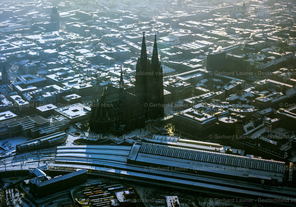 23B0247 | Kölner Dom ,offiziell Hohe Domkirche Sankt Petrus, ist eine römisch-katholische Kirche in Köln
