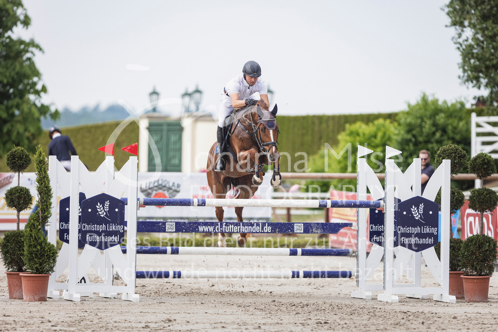 250531_MayDays_M2-Springen-563 | Deine schönsten Turniermomente als professionelle Fotos! Entdecke hochwertige Pferdesport-Fotografie im Online-Shop. Jetzt Fotos finden & bestellen!