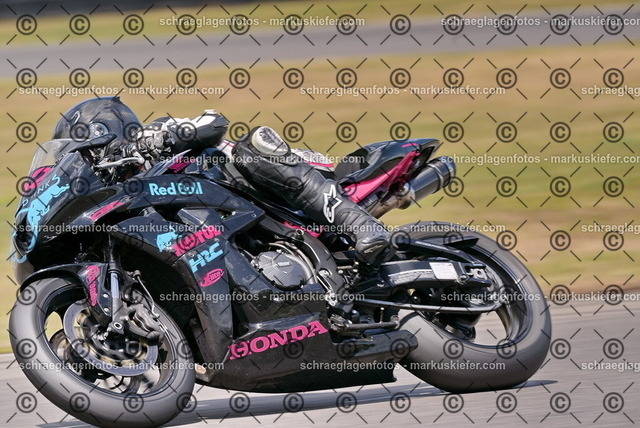 26bt05-1934 | markuskiefer.com - Realisiert mit Pictrs.com