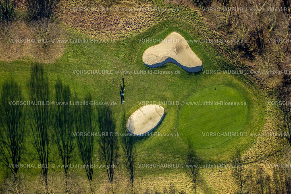 Castrop-Rauxel240106016 | Luftbild, Golfplatz Golfclub Castrop-Rauxel e.V. in Frohlinde, sandgefüllte Bunker, Baumreihe auf der Wiese, Golf Green, Golfspieler mit Schattenwurf, Frohlinde, Castrop-Rauxel, Ruhrgebiet, Nordrhein-Westfalen, Deutschland