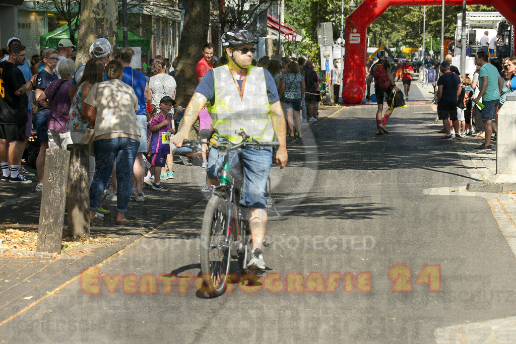 250621_1026_EX1_1947 | Sportfotografie im Rhein-Sieg Kreis, Köln, Bonn, NRW, Rheinland Pfalz, Hessen, etc. Unser Tätigkeitsfeld umfasst den Laufsport vom Volkslauf über den Marathon, Duathlon, Triathon bis zum Ultralauf wie Kölnpfad Ultra oder Schindertrail.