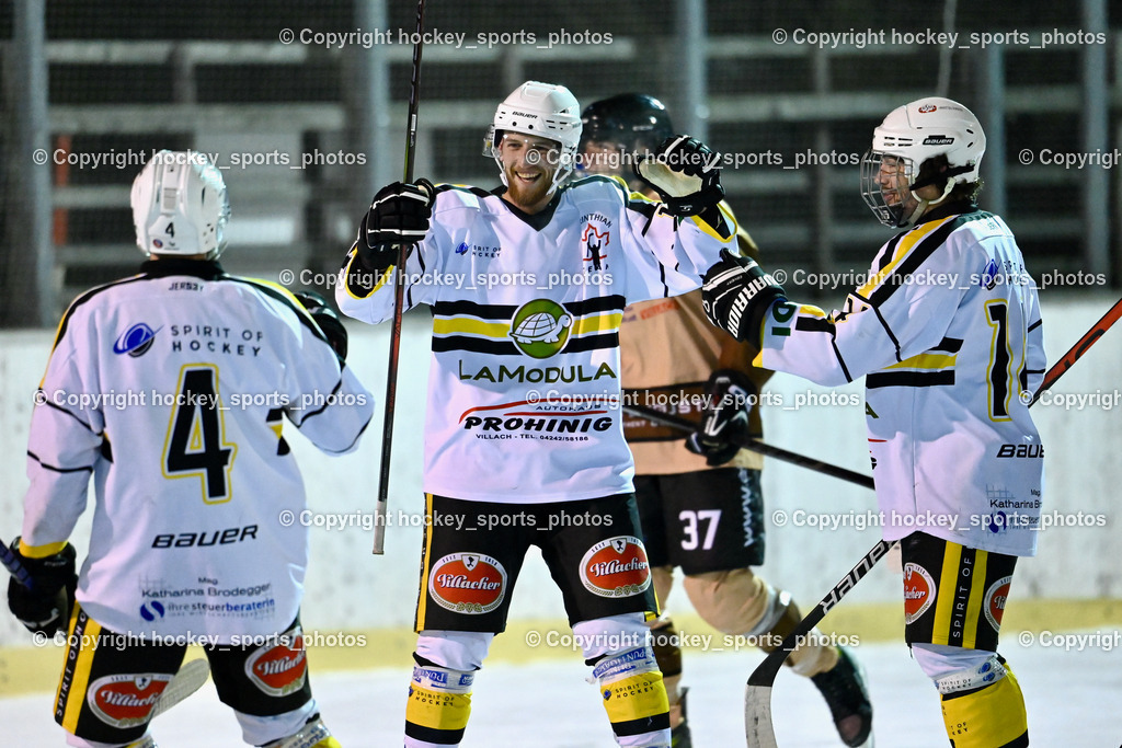 EC Kellerberg vs. Carinthian Team 28.1.2024 | Jubel Carinthian Team Mannschaft, #4 Prohinig Lukas, #10 Retter Sebastian, #14 Ambrosch Matthias