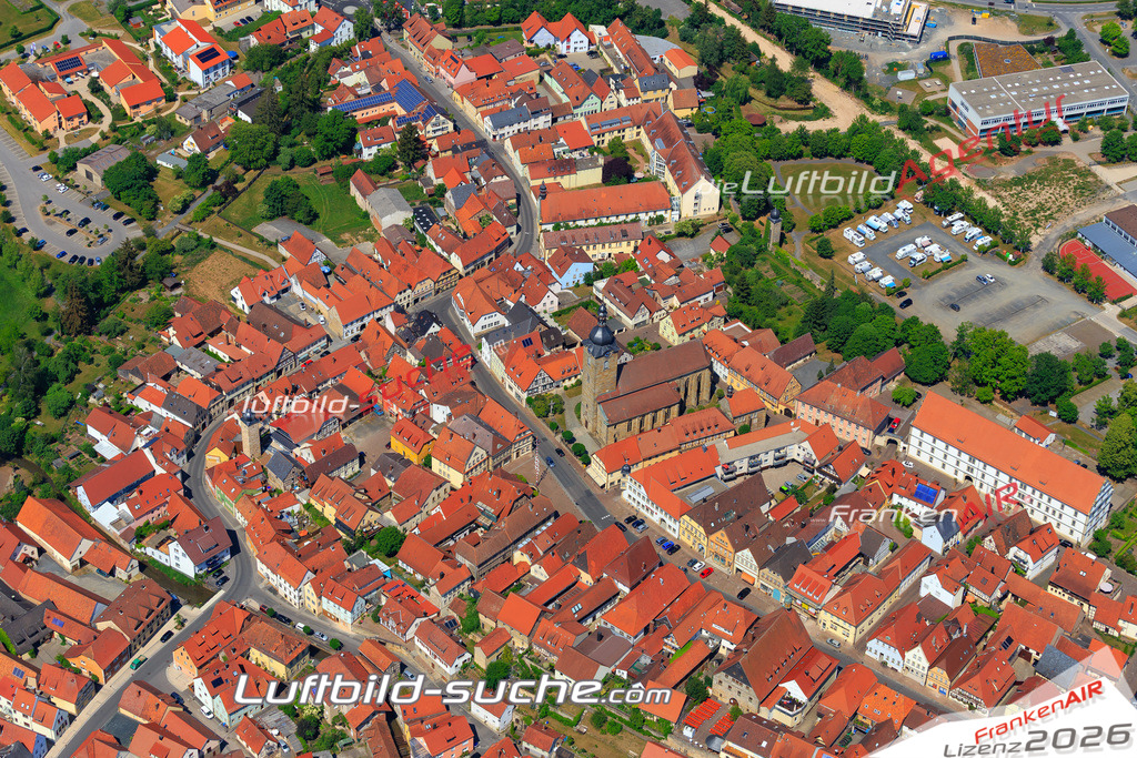 Die Luftaufnahme der Stadt Ebern wurde vom UL-Flugzeug heraus erstellt ( keine Drohne )- hohe Auflösung für beste Qualität