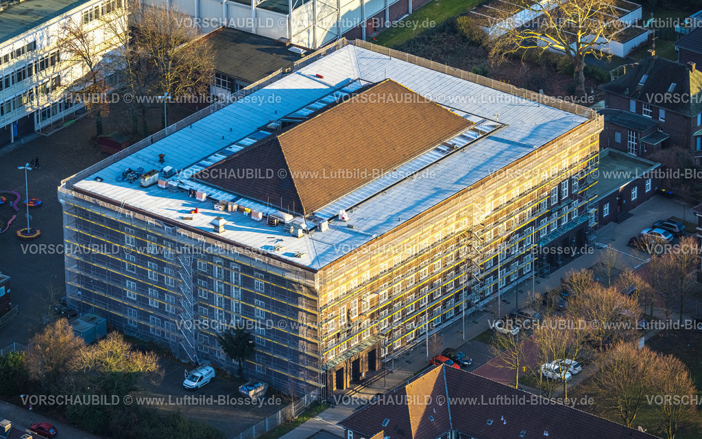 Bottrop251204356 | Luftbild, Berufskolleg der Stadt Bottrop, braunes Spitzdach, Nord-Ost, Bottrop, Ruhrgebiet, Nordrhein-Westfalen, Deutschland