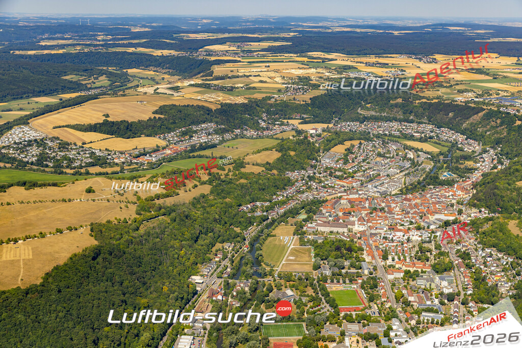 Das Luftbild der Stadt Eichstätt wurde 2022 vom Flugzeug heraus erstellt (keine Drohnen-Aufnahmen) Aufnahmehöhe ca.450 Meter- hohe Bildauflösung und Druck-Qualität. Garantiert!