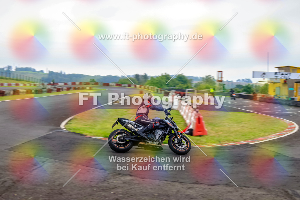 OBK-5253 | Hier findet Ihr Bilder von Touristenfahrten auf der Nürburgring Nordschleife oder von anderen Veranstaltungen die ich besucht habe. Viel Spass beim Durch Schauen 