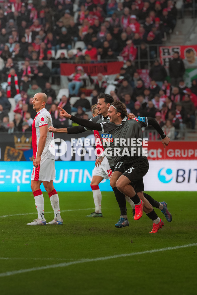 GER Rot-Weiss Essen vs. SSV Ulm, Fussball, 3. Liga, Spieltag 19, Saison 2025/2026, 20.12.2025 | GER Rot-Weiss Essen vs. SSV Ulm, Fussball, 3. Liga, Spieltag 19, Saison 2025/2026, 20.12.2025Foto: Fabian Friese - Realisiert mit Pictrs.com