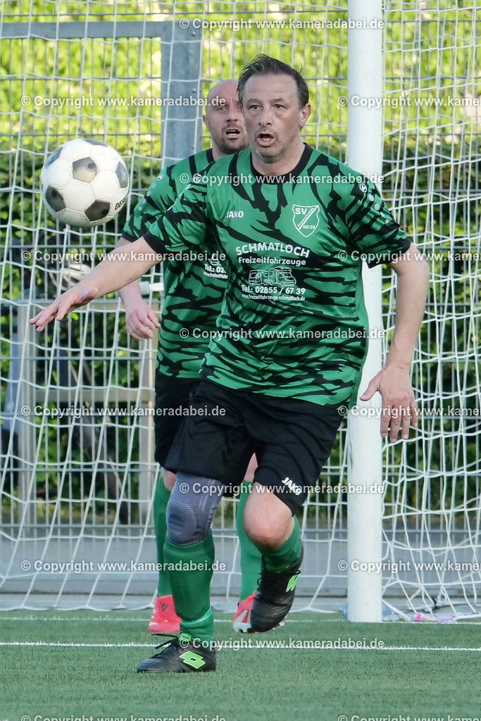 Fußball Kreispokal 25/26 Ü 32 : Spiel um Platz 3 : SV 08/29 Friedrichsfeld - SV Ringenberg AH  2 : 1 | Fußball Kreispokal 25/26 Ü 32 : Spiel um Platz 3 : SV 08/29 Friedrichsfeld - SV Ringenberg AH  2 : 1Spielort : Voerde Friedrichsfeld - Realisiert mit Pictrs.com