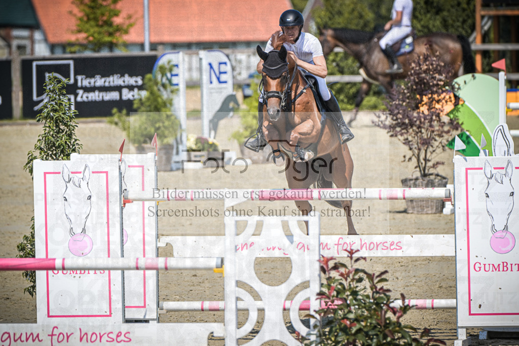 DOS_1832 | Entdecke hochwertige Reitturnierfotos von Foto Oger. Professionell, emotional und authentisch – jetzt Lieblingsmomente im Shop bestellen.Deutschlandweite Turnierfotografie. - Realisiert mit Pictrs.com