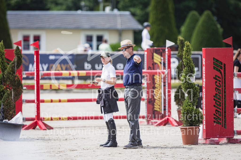 250531_MayDays_M2-SpringenmstAnf-706 | Deine schönsten Turniermomente als professionelle Fotos! Entdecke hochwertige Pferdesport-Fotografie im Online-Shop. Jetzt Fotos finden & bestellen!