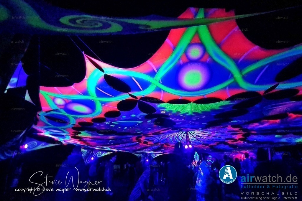 Bachblyten® Festival 2023 | Entdecken Sie atemberaubende Luftbilder und Fotografien auf airwatch.de - Tauchen Sie ein in eine Welt voller faszinierender Aufnahmen aus der Vogelperspektive.