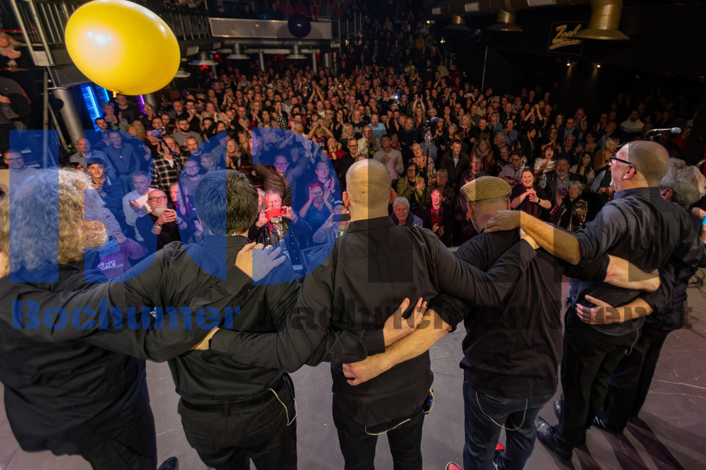 SES_GBAZEC20241227-110 | bond - Realisiert mit Pictrs.com