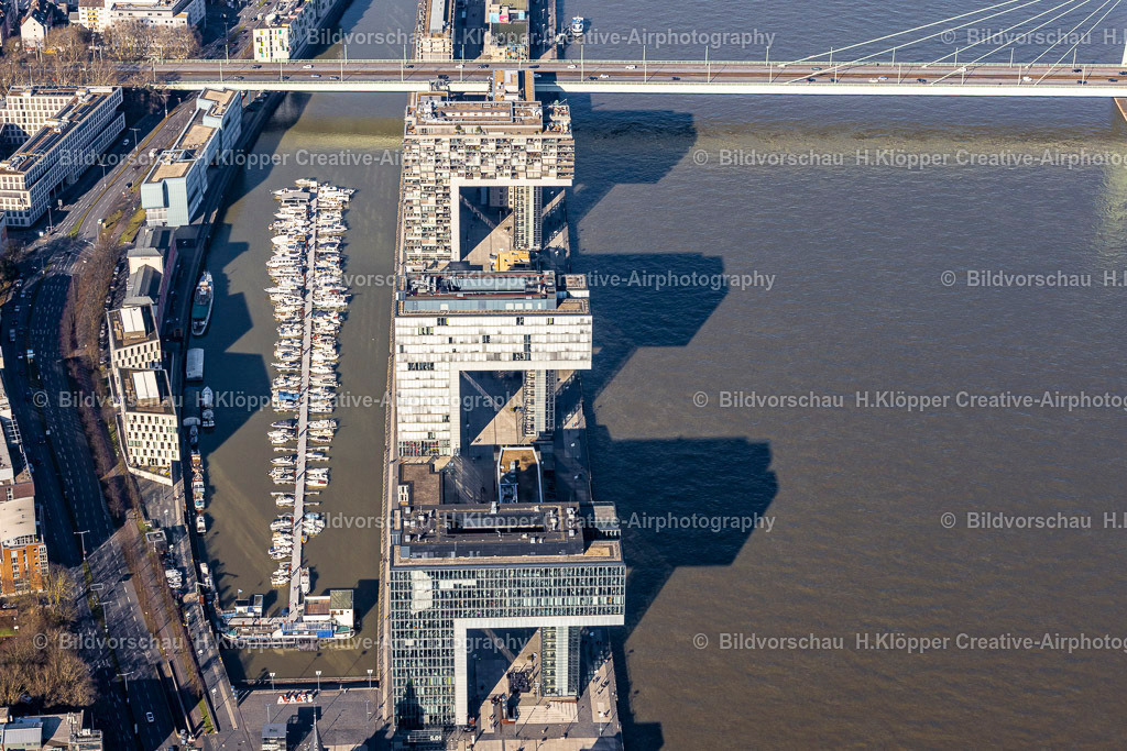 Luftbilder Köln-6867 | Luftaufnahme Wohngebiet einer Mehrfamilienhaussiedlung " Kranhäuser " am Ufer- und Flussverlauf des Rhein - Realisiert mit Pictrs.com