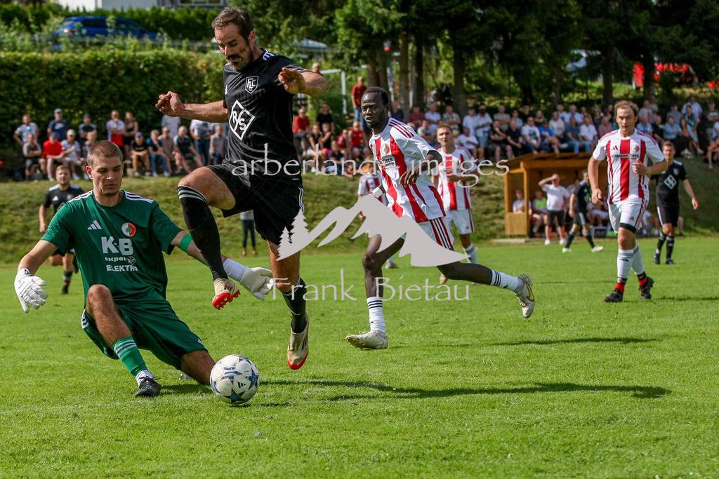 993T0536 | Medien- Sport- Entertainmentfotos