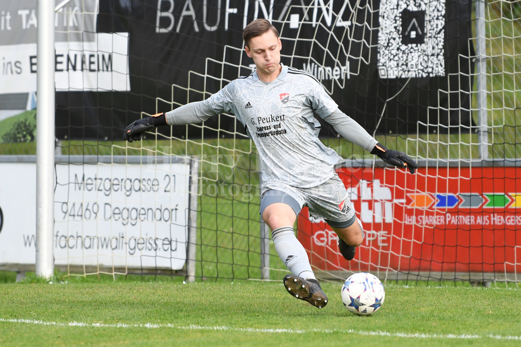SSG Metten Damen : SpVgg Erdweg | TSV Seebach : SC Luhe-WildenauEndstand 1:0Mathias Loibl (TSV Seebach) - Realisiert mit Pictrs.com