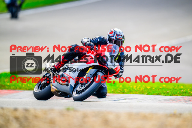 MaZZes_FotoMatrix_240910_6007705_7549 | GELB