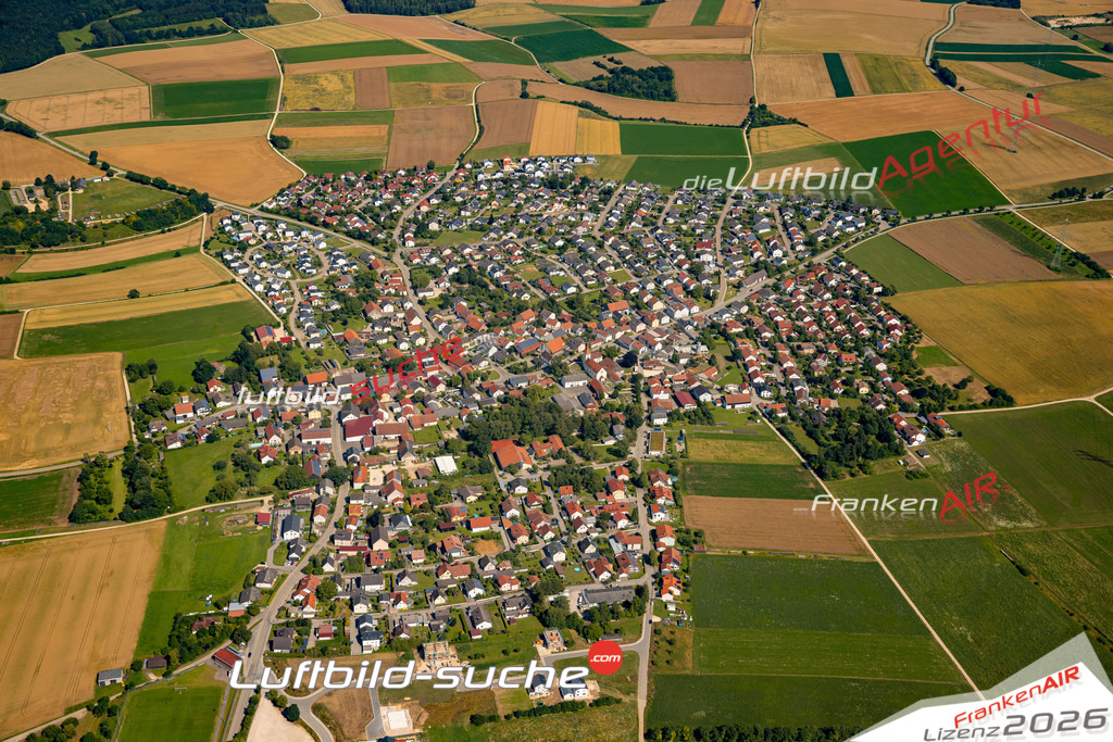 Das Luftbild zeigt :  Böhmfeld - Die Luftaufnahme wurde 2024 vom UL-Flugzeug aus erstellt ( keine Drohne ) - Hochauflösende Luftaufnahme - Für grossformatige Ausdrucke geeignet. Die Geschenkidee !Mit Lizenz und Bildrechte bestellbar
