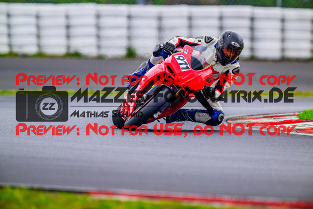 MaZZes_FotoMatrix_240910_6007705_2-285 | WEISS