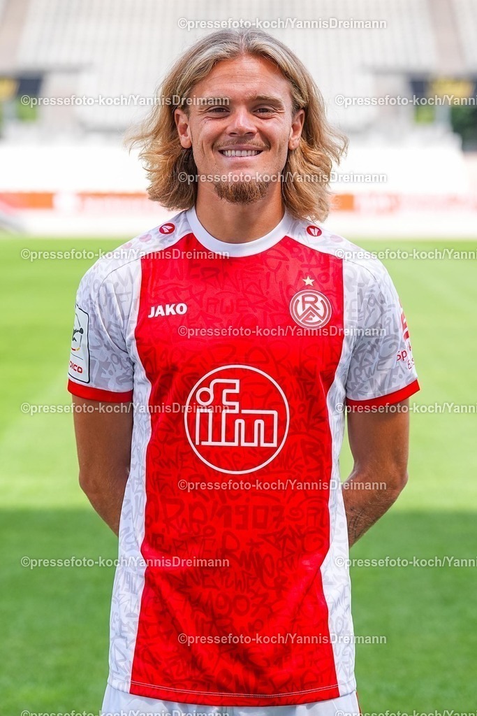 RWE22072501055 | Tom Moustier; Rot-Weiss Essen; 3.Liga, Porträttermin 2025/2026, 22.07.2025
