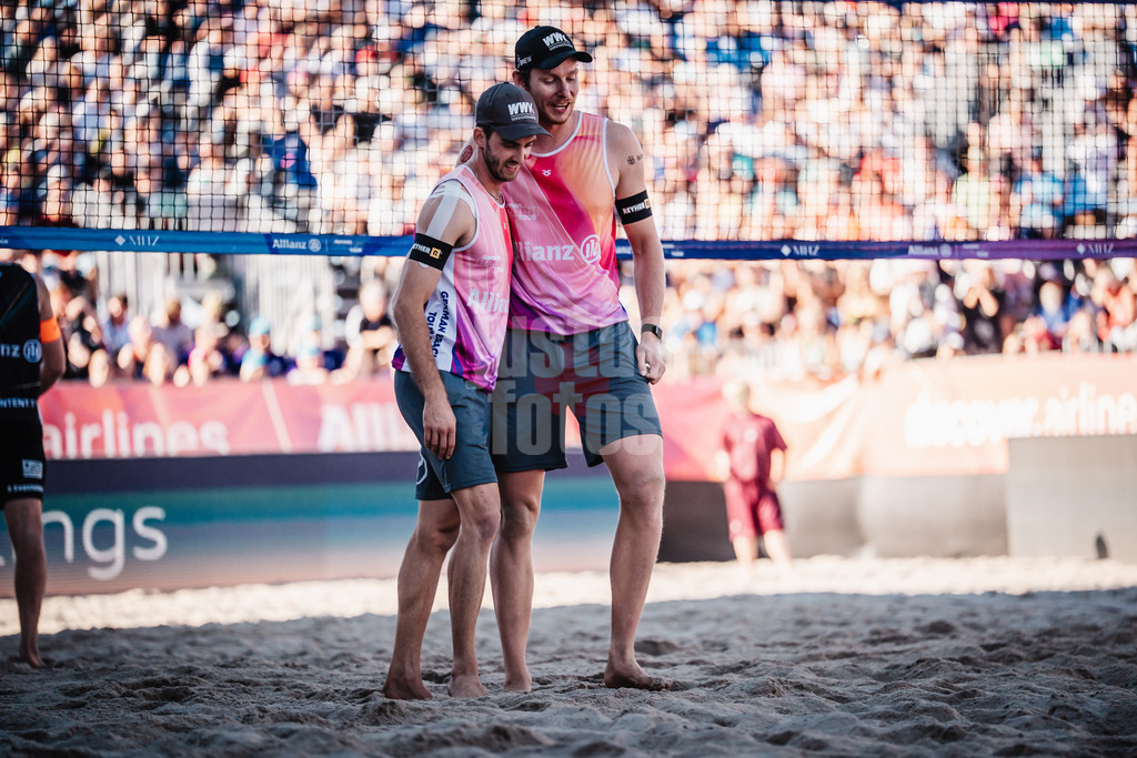 Beachvolleyball | Spiel um Platz Drei | Finale | Deutsche Meisterschaften 2025 Timmendorfer Strand | 07.09.2025 | v.l. Clemens Wickler und Nils Ehlers