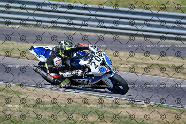 26bt04-0061 | markuskiefer.com - Realisiert mit Pictrs.com