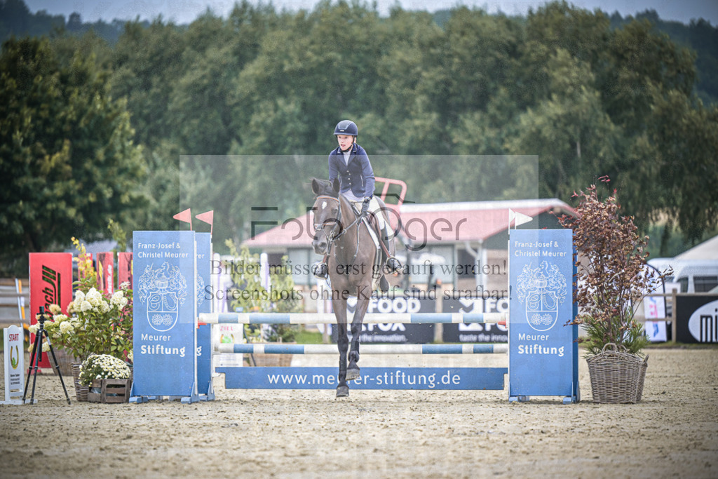 DOS_0422 | Entdecke hochwertige Reitturnierfotos von Foto Oger. Professionell, emotional und authentisch – jetzt Lieblingsmomente im Shop bestellen.Deutschlandweite Turnierfotografie. - Realisiert mit Pictrs.com