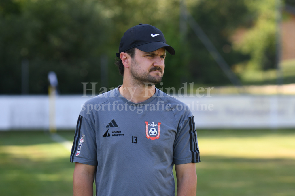 Testspiel SV Neuhausen/Offenberg : FC Künzing | Daniel Seidl (Trainer FC Künzing) - Realisiert mit Pictrs.com